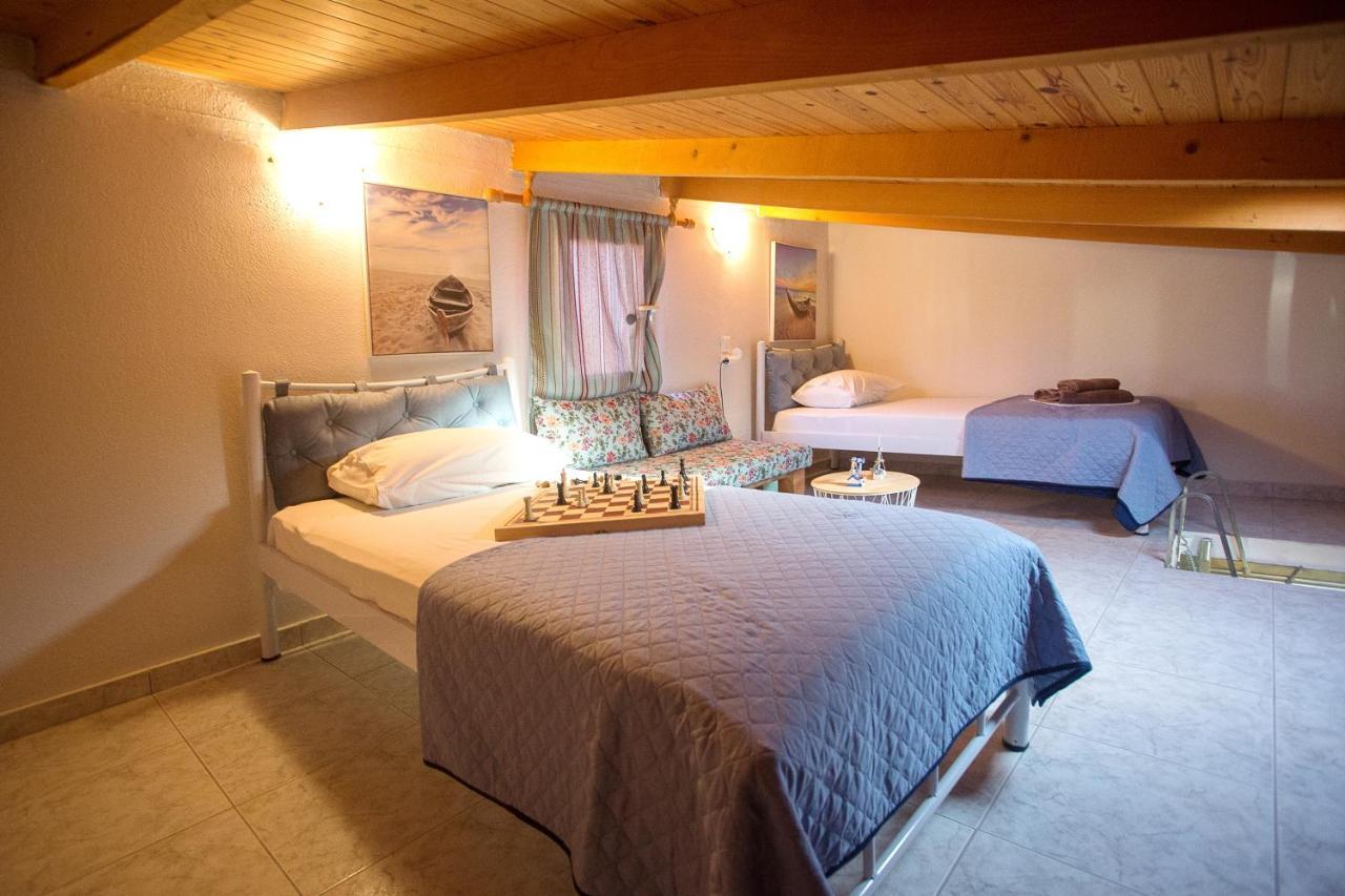 Holiday House Ioanna 2 - Loft Nea Peramos  Ngoại thất bức ảnh