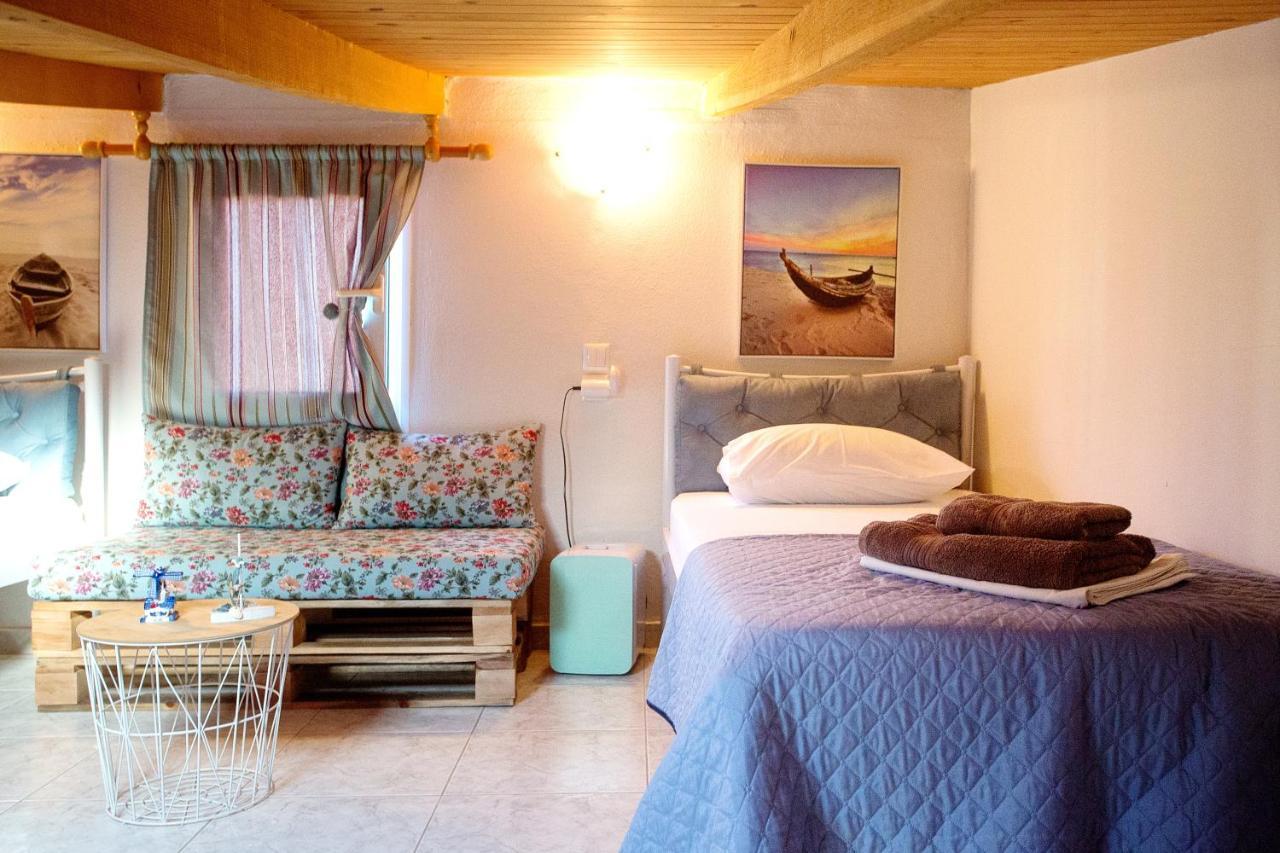 Holiday House Ioanna 2 - Loft Nea Peramos  Ngoại thất bức ảnh